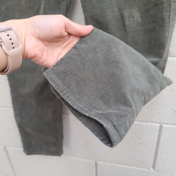 MOTHER | The Dropout Hopscotch Corduroy Cropped Pants in Olive Size 27 - Picture 8 of 13